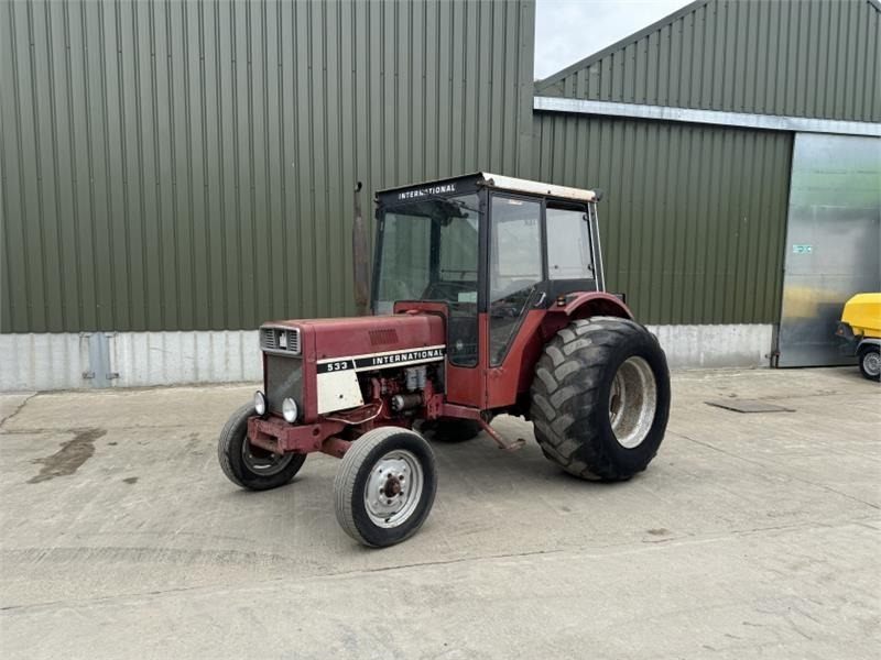International 533 Tractor - Farm tractor: picture 1 International 533 Tractor - Farm tractor: picture 1