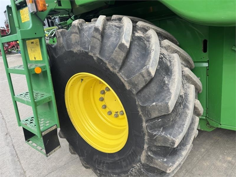 Harvester attachment John Deere 9660i WTS Hillmaster II c/w 622R Header: picture 8 Harvester attachment John Deere 9660i WTS Hillmaster II c/w 622R Header: picture 8