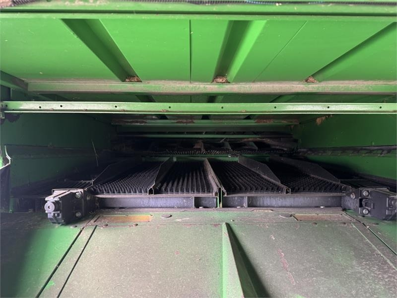 Harvester attachment John Deere 9660i WTS Hillmaster II c/w 622R Header: picture 23 Harvester attachment John Deere 9660i WTS Hillmaster II c/w 622R Header: picture 23