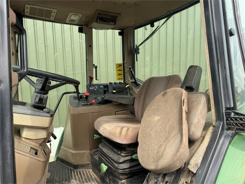 Farm tractor John Deere John Deere 6800: picture 12