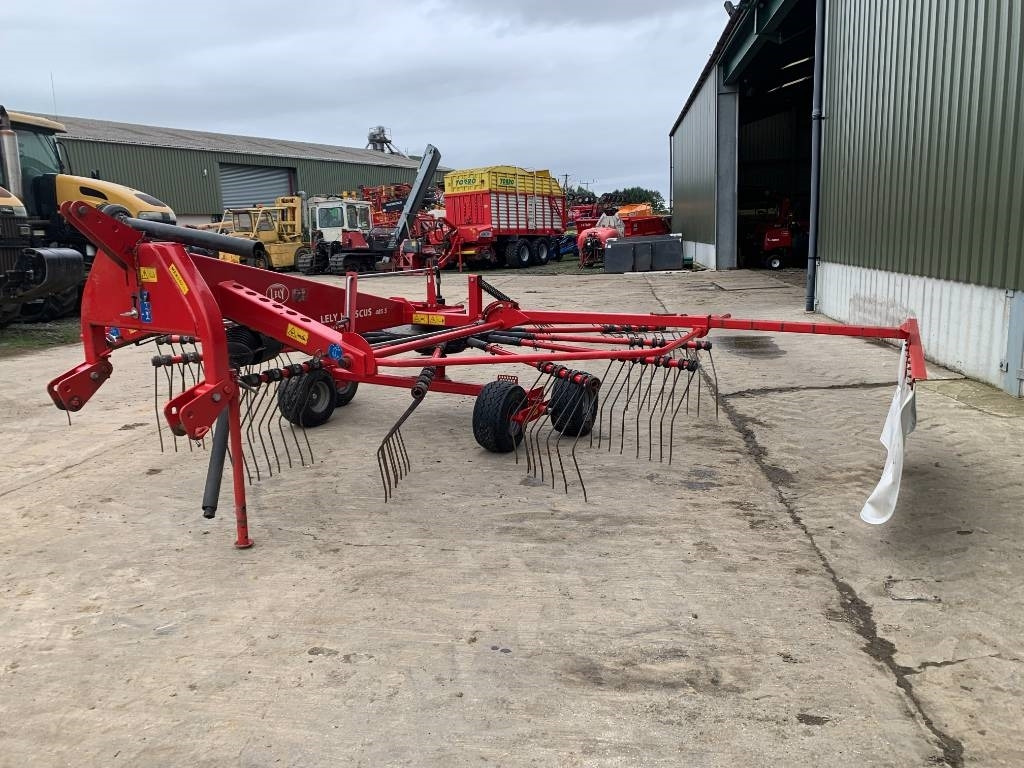 Lely Hibiscus 485 S Single Rotor Rake - Tedder/ Rake: picture 3 Lely Hibiscus 485 S Single Rotor Rake - Tedder/ Rake: picture 3
