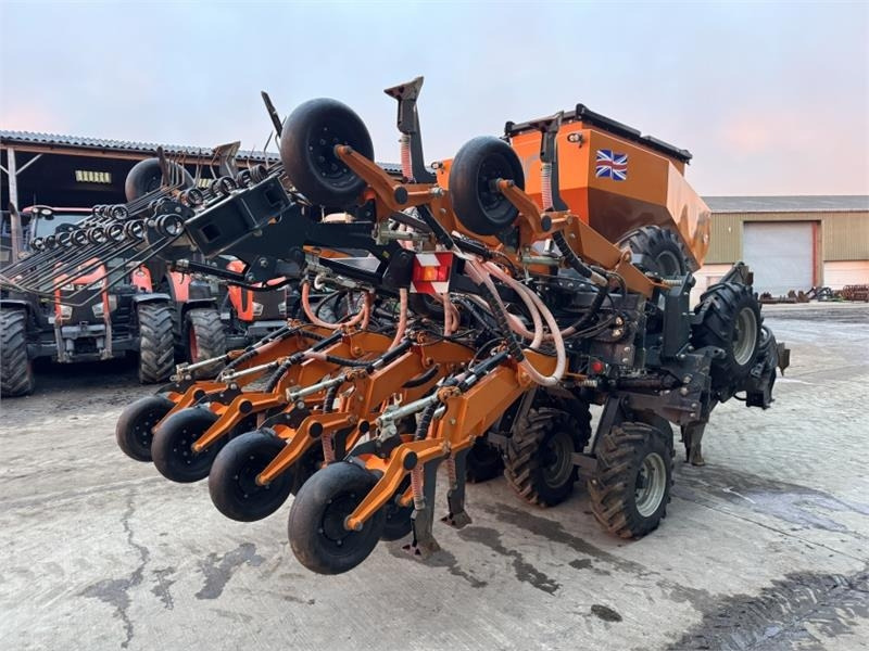 Mzuri Pro-Til 4T **Grain and Fert** - Combine seed drill: picture 4 Mzuri Pro-Til 4T **Grain and Fert** - Combine seed drill: picture 4