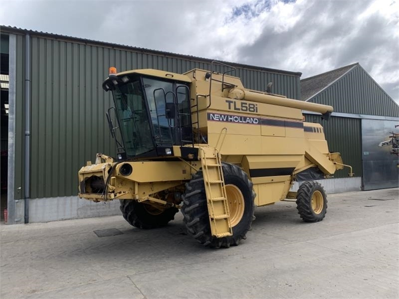 New Holland/Laverda New Holland TL58i / Laverda Hi - Harvester attachment: picture 3 New Holland/Laverda New Holland TL58i / Laverda Hi - Harvester attachment: picture 3