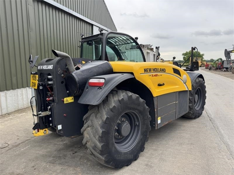 New Holland TH 7.42 Elite Telehandler**Merlo Headstock** - Telescopic handler: picture 2 New Holland TH 7.42 Elite Telehandler**Merlo Headstock** - Telescopic handler: picture 2