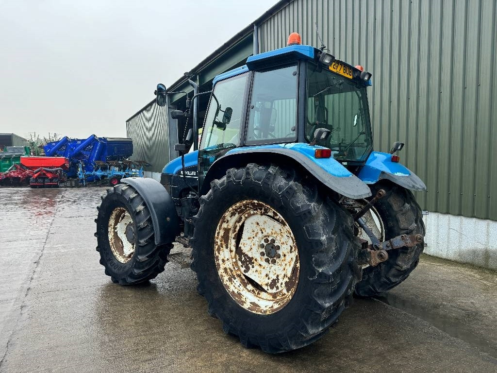 New Holland TS 100 - Farm tractor: picture 2 New Holland TS 100 - Farm tractor: picture 2