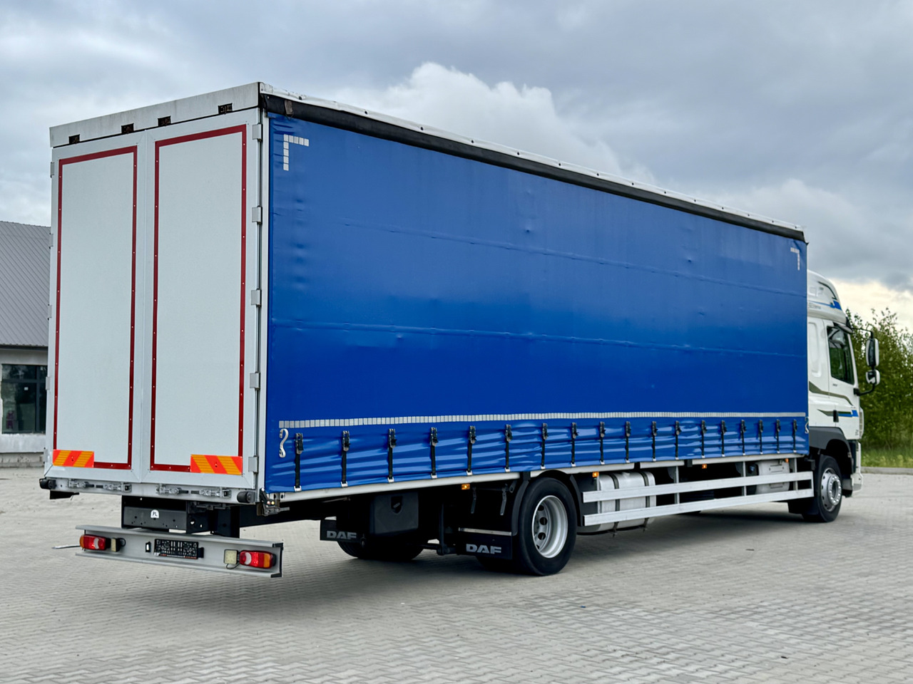 DAF CF 320 / FIRANKA / 24 EUROPALETY / SYPIALKA / AUTOMAT / KLIMA POSTOJOWA / 2017 ROK - Curtainsider truck: picture 3 DAF CF 320 / FIRANKA / 24 EUROPALETY / SYPIALKA / AUTOMAT / KLIMA POSTOJOWA / 2017 ROK - Curtainsider truck: picture 3