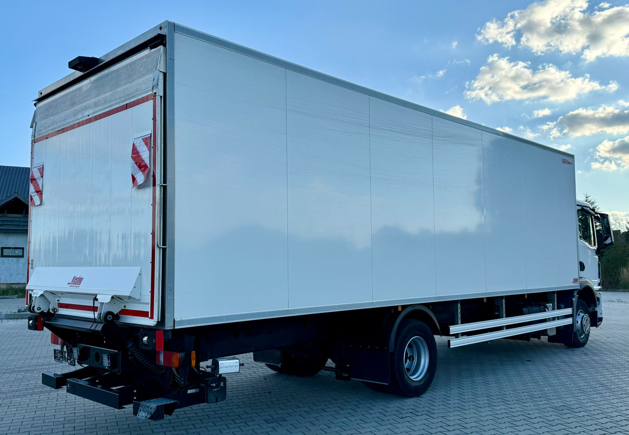 MAN TGM 15.290 / CHŁODNIA / WINDA / 8.3 M DŁUGOŚCI / 20 EUROPALET / THERMO KING / +30/-30 / AUTOMAT / 2021 ROK / SERWISOWANY - Refrigerator truck: picture 3 MAN TGM 15.290 / CHŁODNIA / WINDA / 8.3 M DŁUGOŚCI / 20 EUROPALET / THERMO KING / +30/-30 / AUTOMAT / 2021 ROK / SERWISOWANY - Refrigerator truck: picture 3