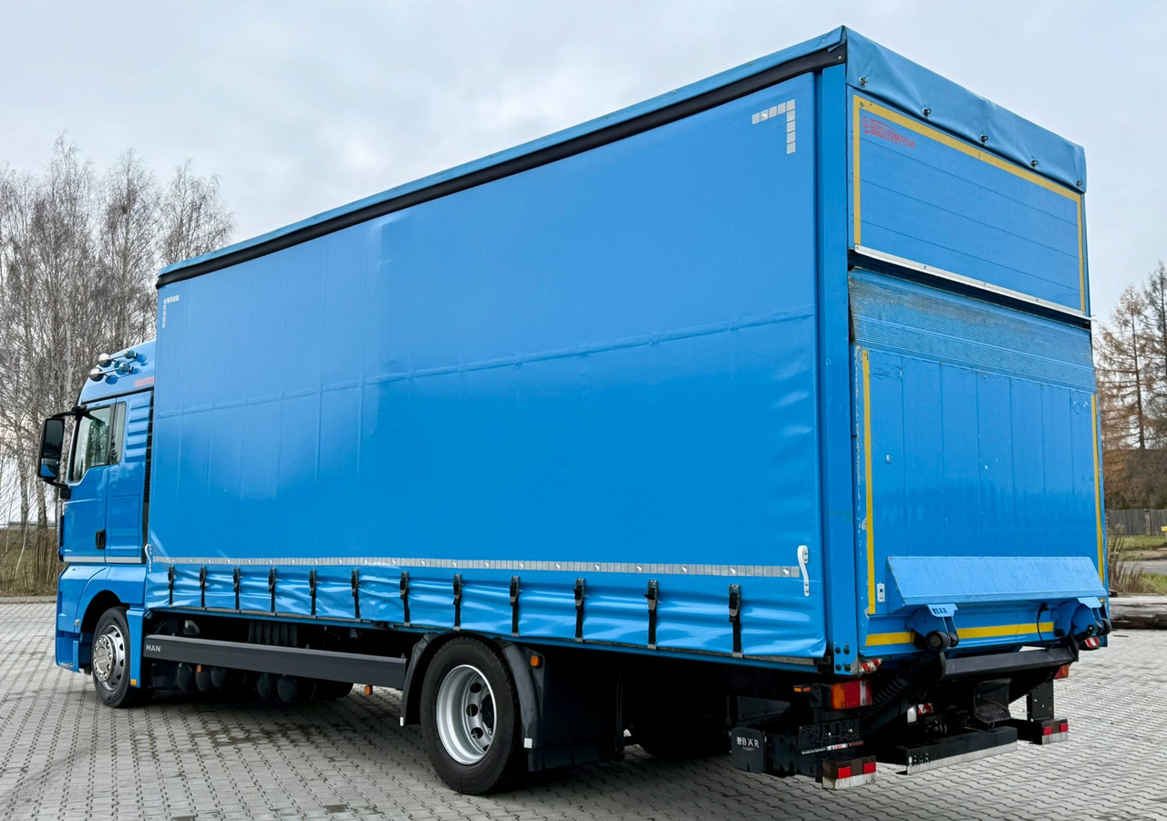 MAN TGX 18.360 / FIRANKA / WINDA / AUTOMAT / NOWE OPONY / EURO 6 / SYPIALKA / SPROWADZONY - Curtainsider truck: picture 3 MAN TGX 18.360 / FIRANKA / WINDA / AUTOMAT / NOWE OPONY / EURO 6 / SYPIALKA / SPROWADZONY - Curtainsider truck: picture 3