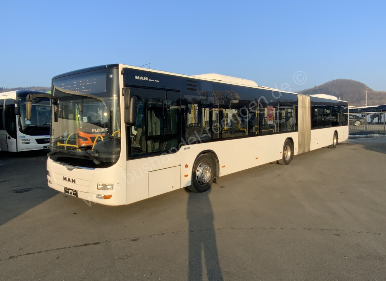 MAN A 23 Lions City G - Articulated bus: picture 2 MAN A 23 Lions City G - Articulated bus: picture 2
