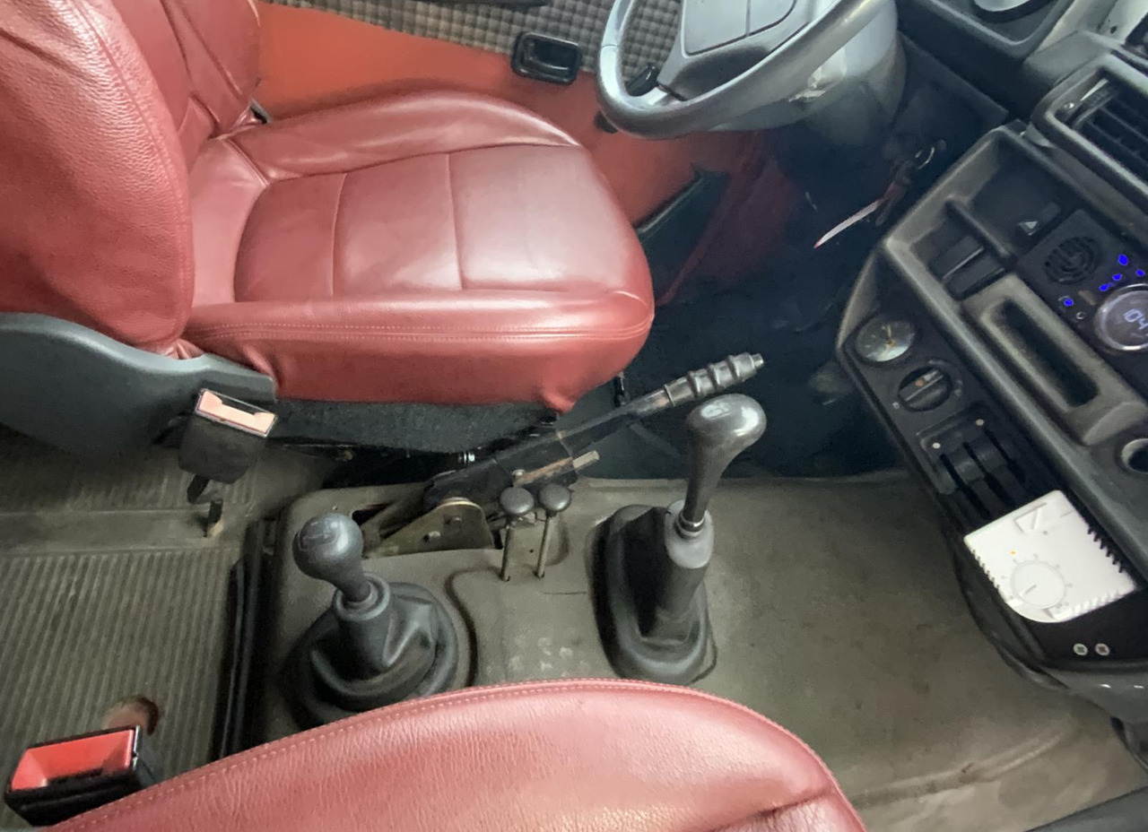 SUV Mercedes-Benz G 300: picture 11