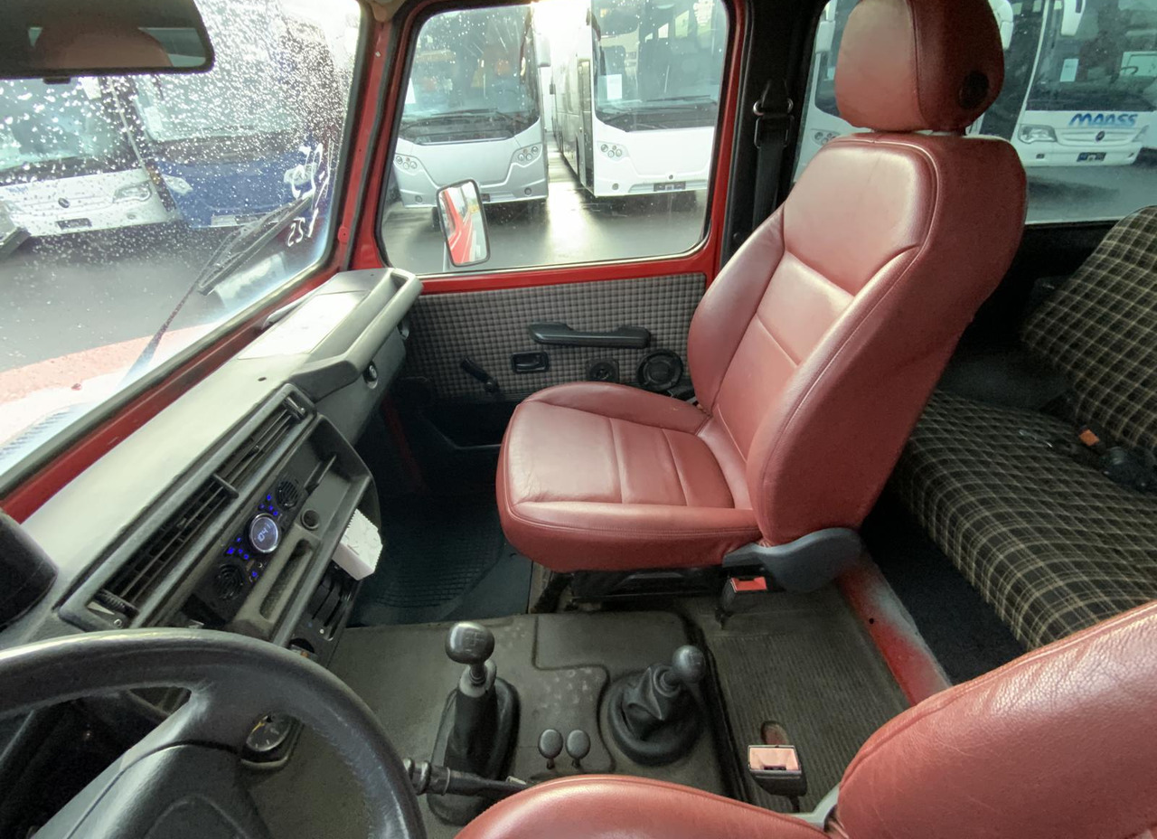 SUV Mercedes-Benz G 300: picture 9