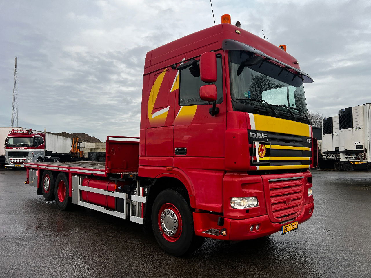 DAF XF 105.460 SC 6x2, NL Truck - Dropside/ Flatbed truck: picture 2 DAF XF 105.460 SC 6x2, NL Truck - Dropside/ Flatbed truck: picture 2