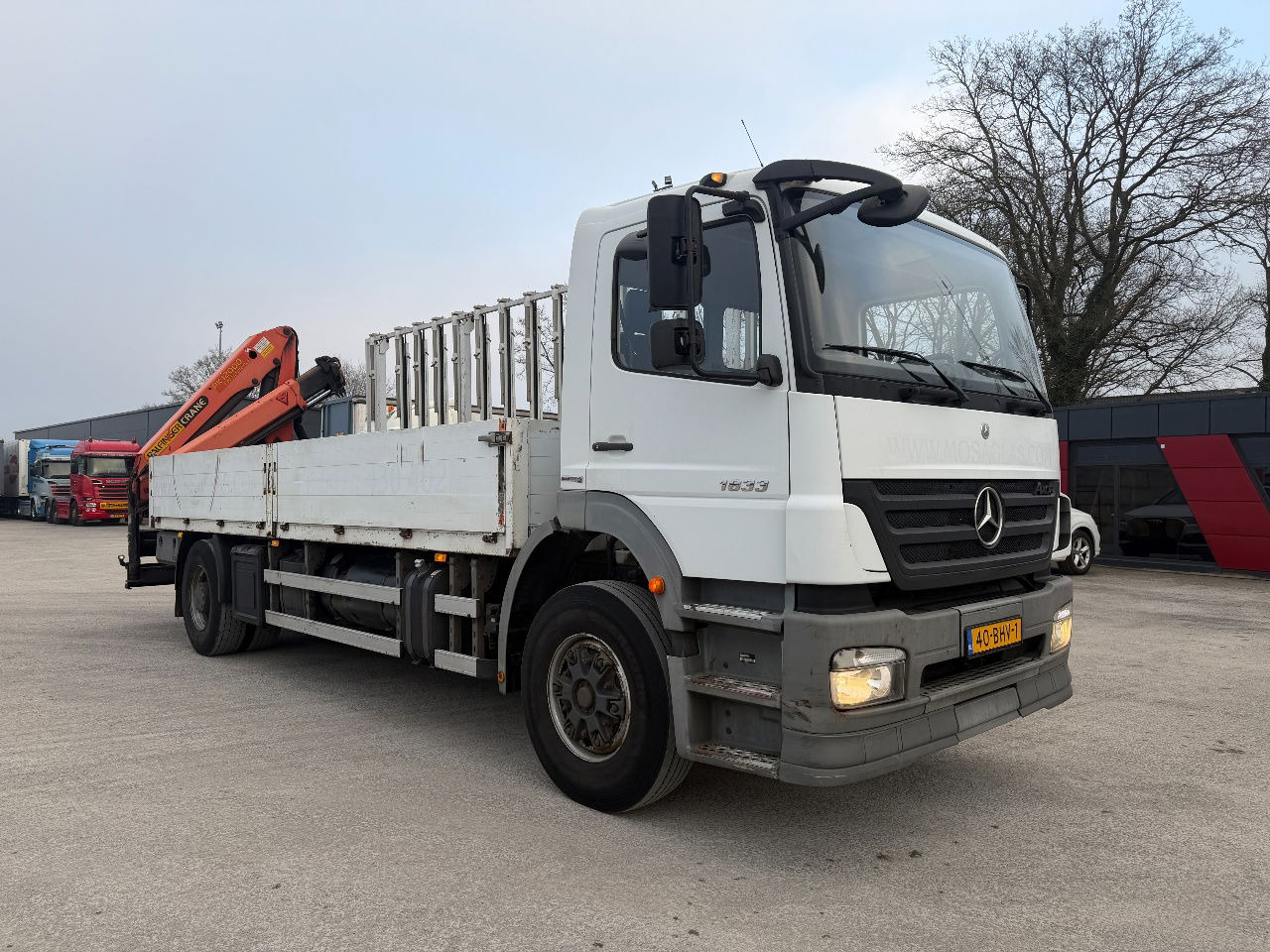 Mercedes-Benz Axor 1833 met Palfinger PK12000 kraan, Remote controle - Crane truck: picture 4 Mercedes-Benz Axor 1833 met Palfinger PK12000 kraan, Remote controle - Crane truck: picture 4
