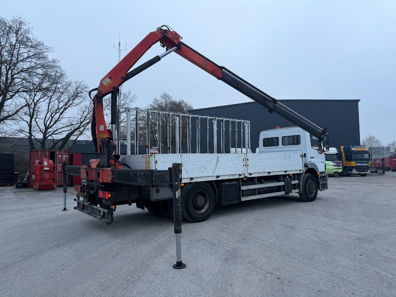Mercedes-Benz Axor 1833 met Palfinger PK12000 kraan, Remote controle - Crane truck: picture 3 Mercedes-Benz Axor 1833 met Palfinger PK12000 kraan, Remote controle - Crane truck: picture 3