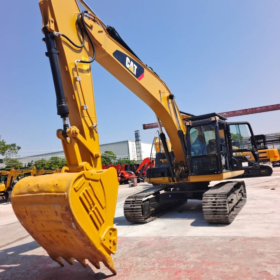 CAT 320 D2L - Crawler excavator: picture 3 CAT 320 D2L - Crawler excavator: picture 3