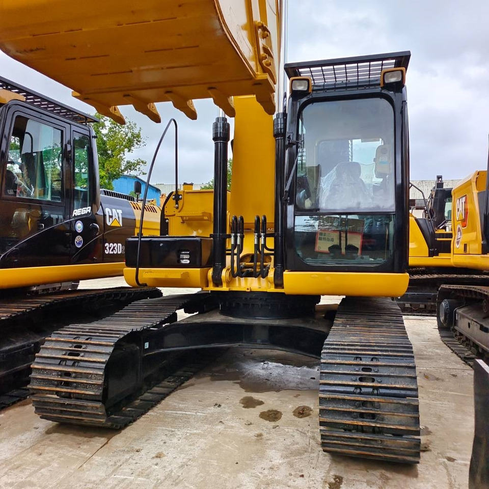 CAT 320D2L - Crawler excavator: picture 2 CAT 320D2L - Crawler excavator: picture 2