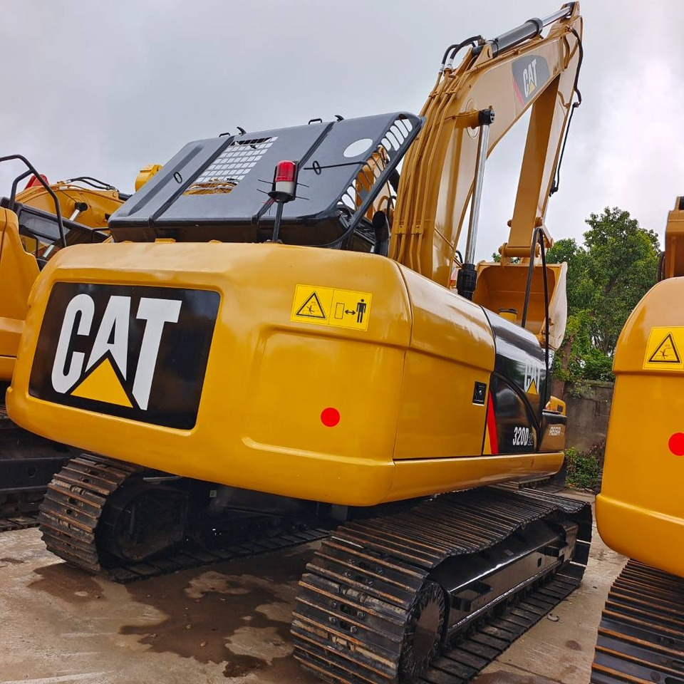 CAT 320D2L - Crawler excavator: picture 1 CAT 320D2L - Crawler excavator: picture 1