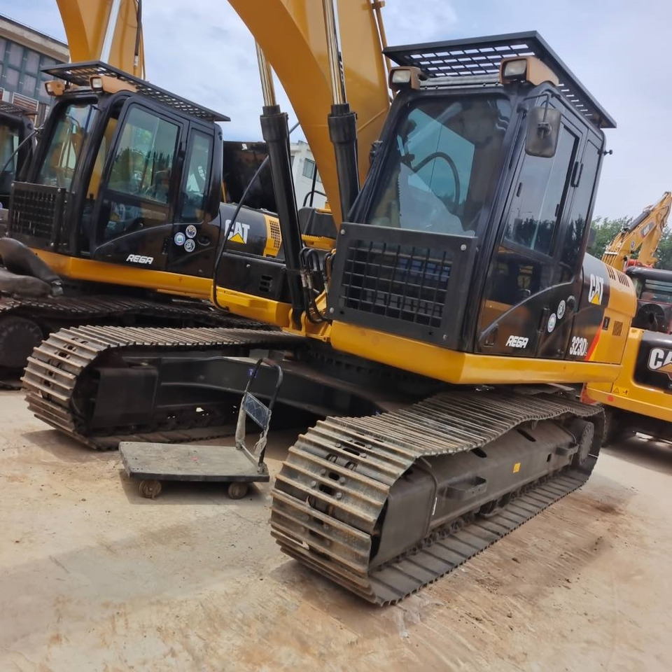 CAT 323 D - Crawler excavator: picture 4 CAT 323 D - Crawler excavator: picture 4