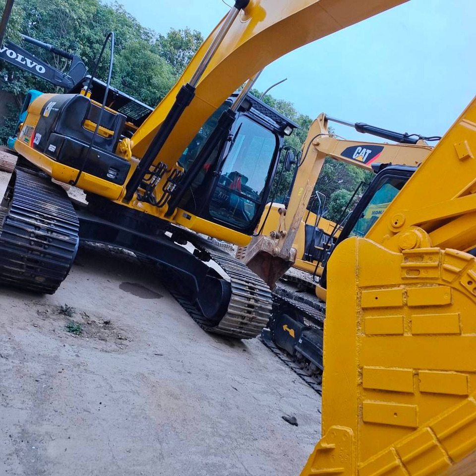 Crawler excavator CAT 323 D: picture 8
