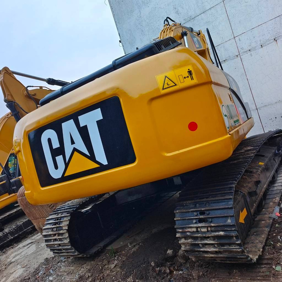 Crawler excavator CAT 323 D: picture 15