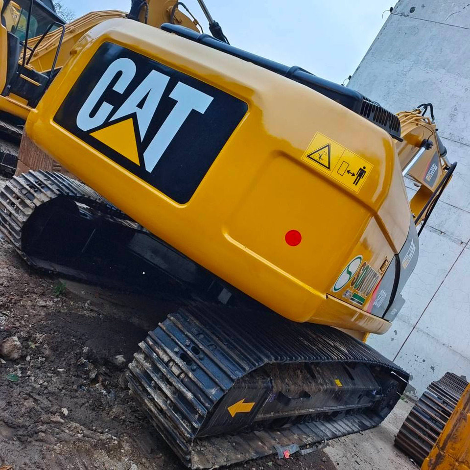 Crawler excavator CAT 323 D: picture 16