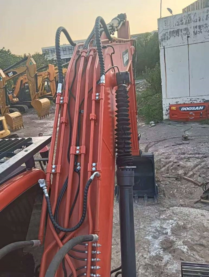 Doosan DX 225 LC - Crawler excavator: picture 5 Doosan DX 225 LC - Crawler excavator: picture 5