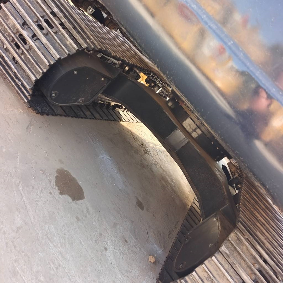 Hyundai 220LC-9T - Crawler excavator: picture 4 Hyundai 220LC-9T - Crawler excavator: picture 4