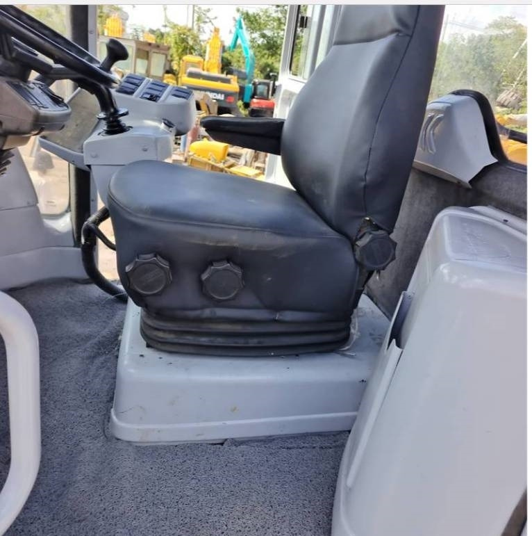 Kalmar DRF 450 - Reach stacker: picture 5 Kalmar DRF 450 - Reach stacker: picture 5