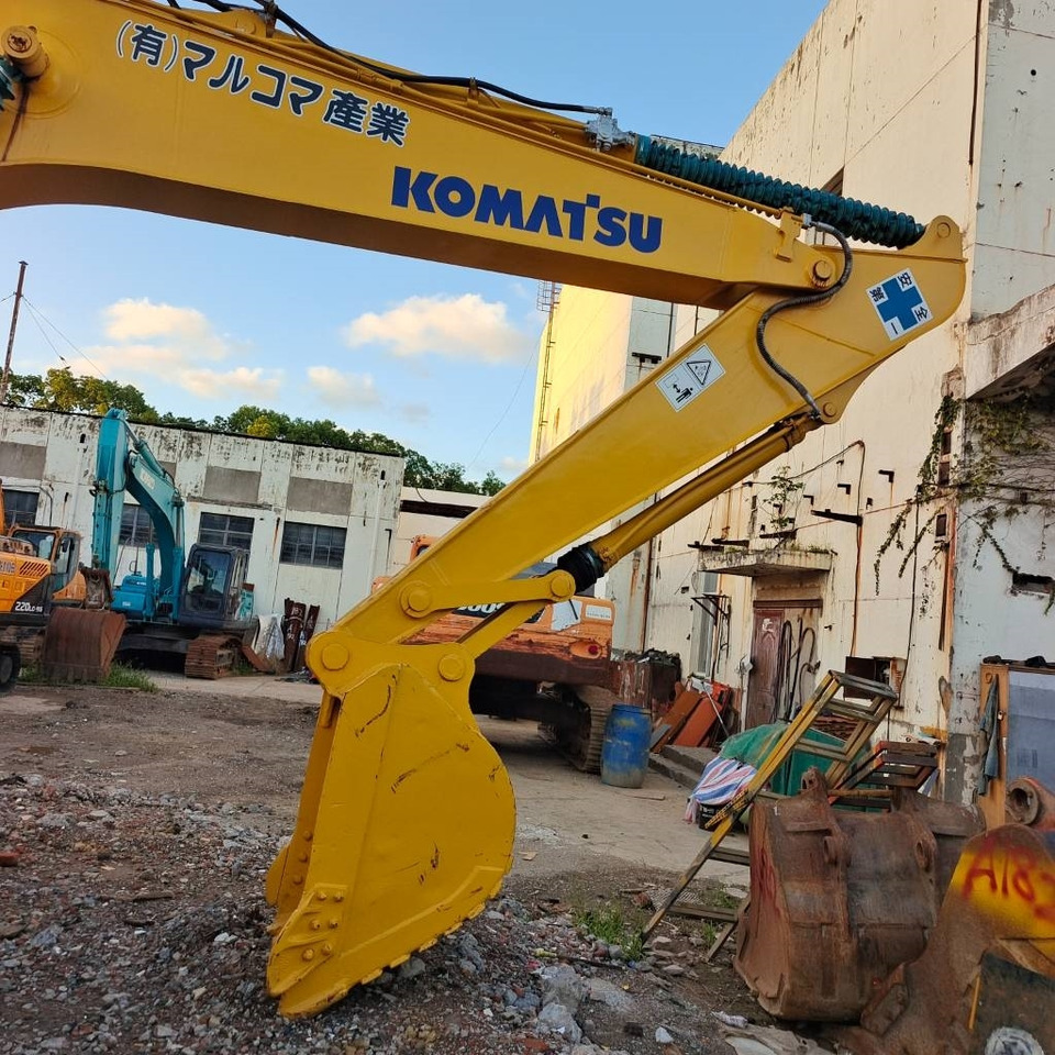 Komatsu PC 220-7 - Crawler excavator: picture 3 Komatsu PC 220-7 - Crawler excavator: picture 3