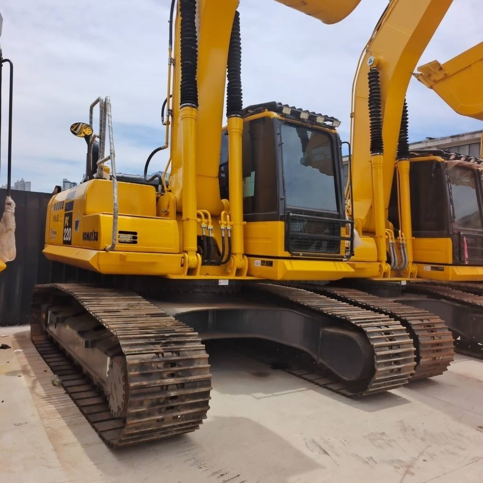 Komatsu PC 220 - Crawler excavator: picture 2 Komatsu PC 220 - Crawler excavator: picture 2
