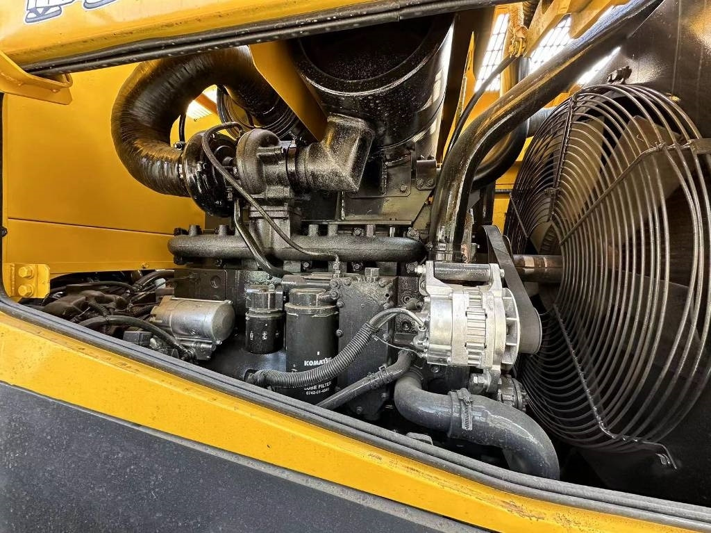 Komatsu WA 380 - Wheel loader: picture 2 Komatsu WA 380 - Wheel loader: picture 2