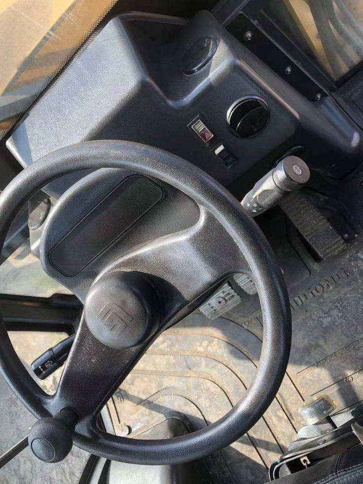 Wheel loader LiuGong 777A: picture 12