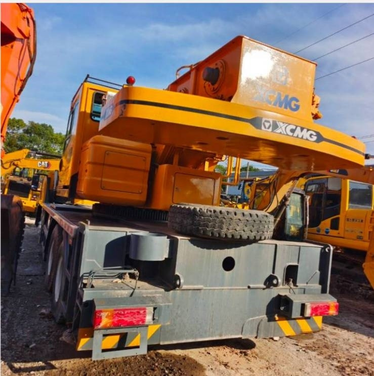 XCMG QY 50 - All terrain crane: picture 5 XCMG QY 50 - All terrain crane: picture 5