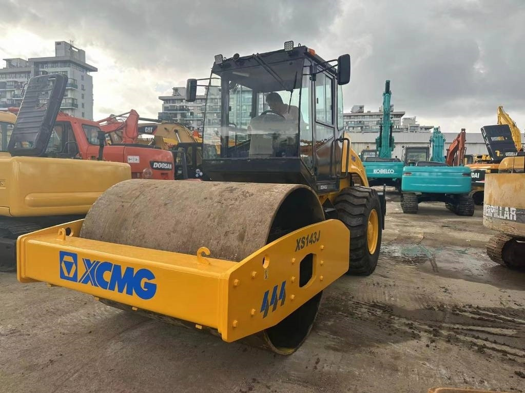 XCMG XS 143 - Compactor: picture 3 XCMG XS 143 - Compactor: picture 3