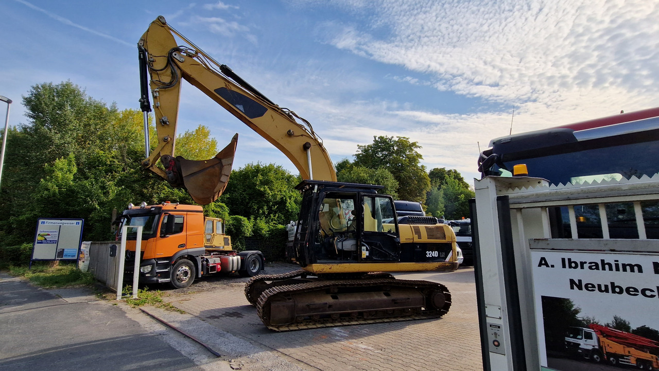 CAT 324 D Deutsche Maschine | Schnellwechsler | Löffel | Hammerhydraulik | 8016h original - Crawler excavator: picture 1 CAT 324 D Deutsche Maschine | Schnellwechsler | Löffel | Hammerhydraulik | 8016h original - Crawler excavator: picture 1