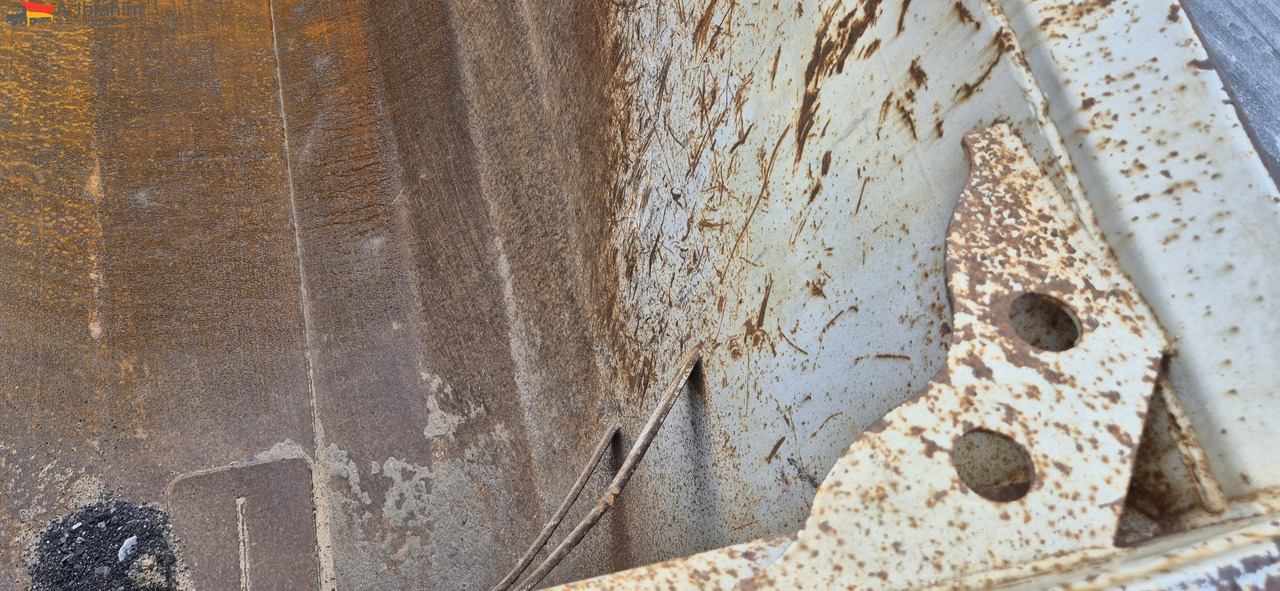 Langendorf SKS-HS 24/30 Isomulde, Liftachse, Scheibenbremse, Stahlmulde - Tipper semi-trailer: picture 2 Langendorf SKS-HS 24/30 Isomulde, Liftachse, Scheibenbremse, Stahlmulde - Tipper semi-trailer: picture 2