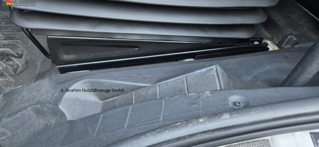 Box van Mercedes-Benz 816L LBW, Blatt gefedert: picture 6