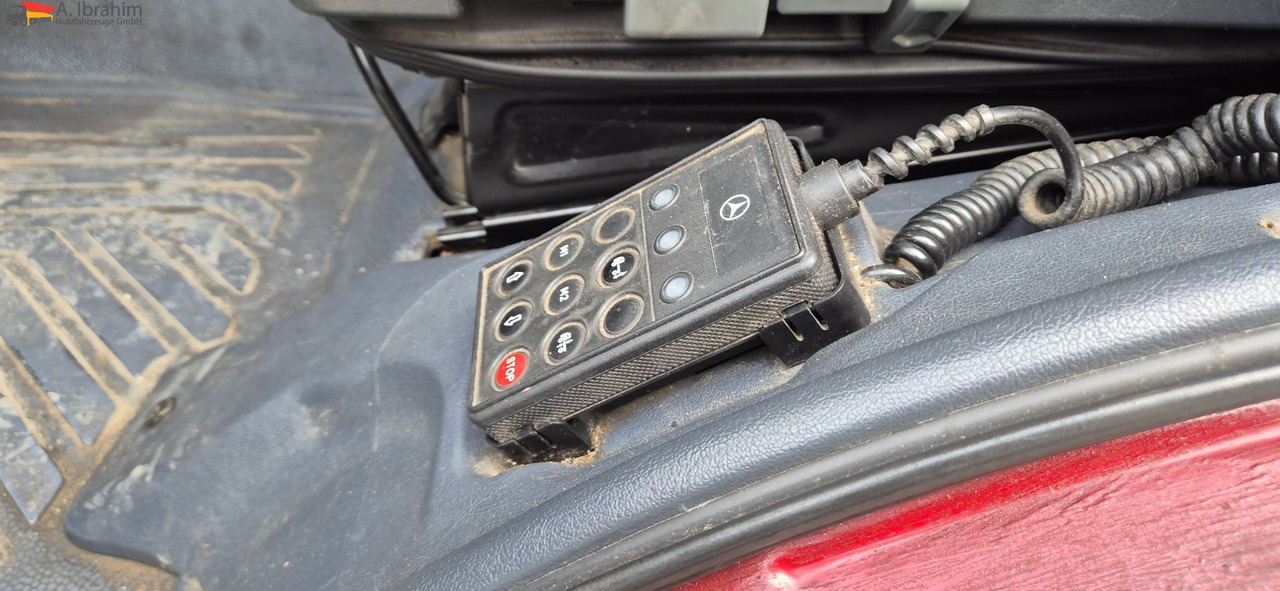 Mercedes-Benz 823 LBW | Radstand 4900 mm | 7.2 m Pritsche Klima | 3 Pedals - Curtain side van: picture 5 Mercedes-Benz 823 LBW | Radstand 4900 mm | 7.2 m Pritsche Klima | 3 Pedals - Curtain side van: picture 5