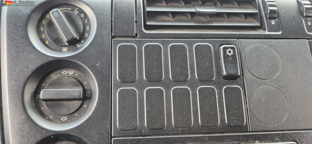 Mercedes-Benz Atego 823 LBW | Radstand 4900 mm | 7.2 m Pritsche Klima | 3 Pedals - Curtain side van: picture 2 Mercedes-Benz Atego 823 LBW | Radstand 4900 mm | 7.2 m Pritsche Klima | 3 Pedals - Curtain side van: picture 2