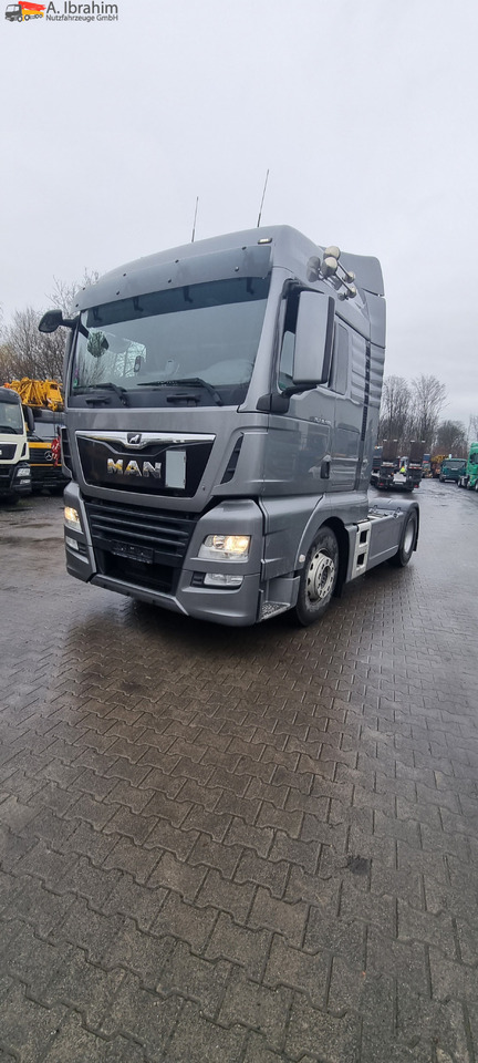 MAN 18.500 TGX Retarder, 2x Tank, Motorschaden !! - Tractor unit: picture 1 MAN 18.500 TGX Retarder, 2x Tank, Motorschaden !! - Tractor unit: picture 1