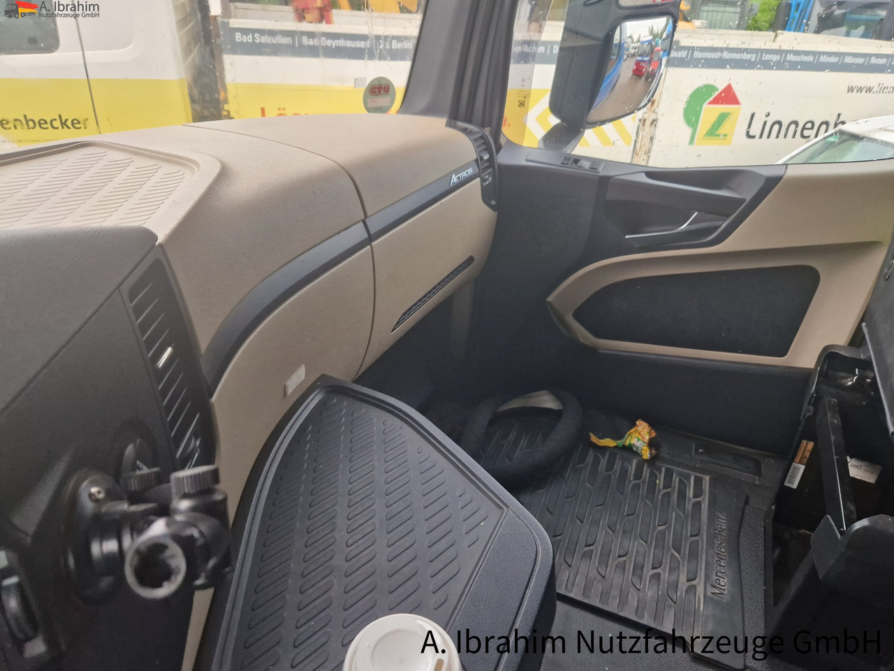Mercedes-Benz 1845 Retarder Klima, Kühlschrank deutsches Fahrzeug - Tractor unit: picture 5 Mercedes-Benz 1845 Retarder Klima, Kühlschrank deutsches Fahrzeug - Tractor unit: picture 5