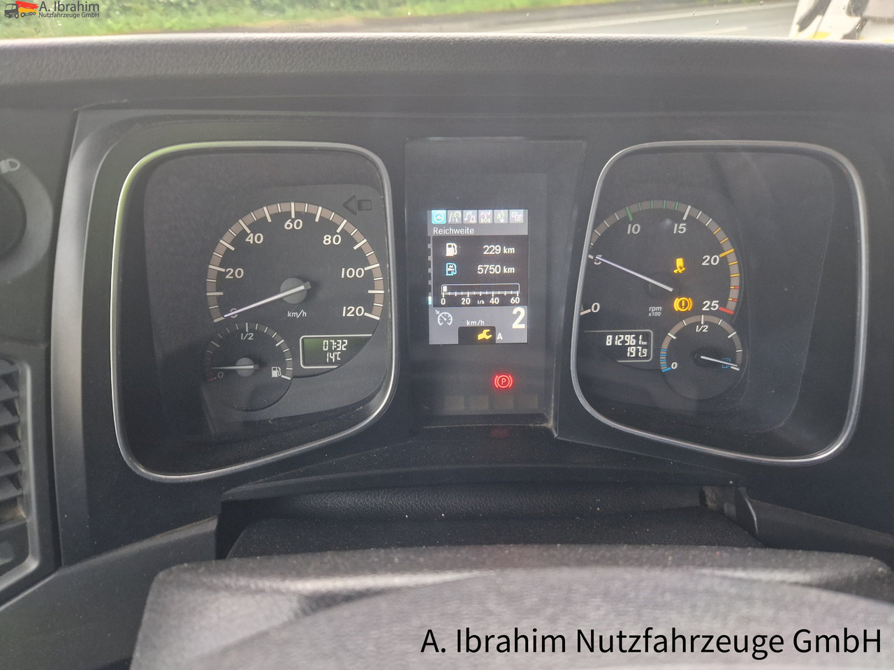 Mercedes-Benz 1845 Retarder Klima, Kühlschrank deutsches Fahrzeug - Tractor unit: picture 3 Mercedes-Benz 1845 Retarder Klima, Kühlschrank deutsches Fahrzeug - Tractor unit: picture 3