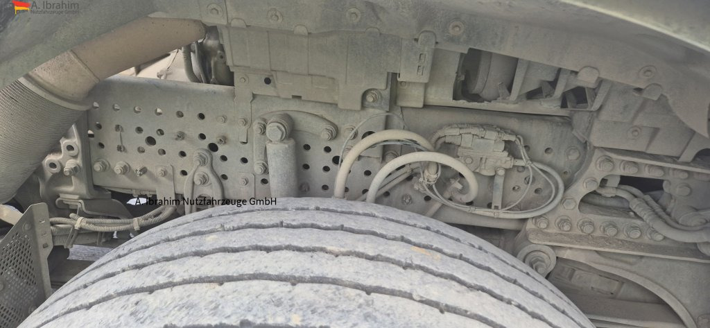 Mercedes-Benz DB 1842H 4x4 Hydrodrive Scheckheft bei Mercedes - Tractor unit: picture 4 Mercedes-Benz DB 1842H 4x4 Hydrodrive Scheckheft bei Mercedes - Tractor unit: picture 4