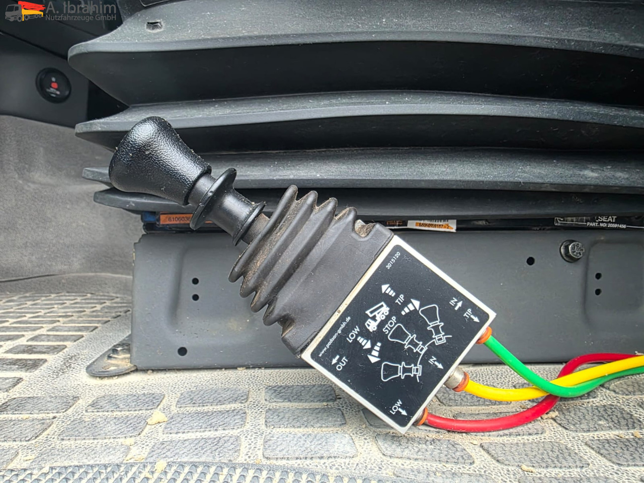 Volvo FH 520 | 6x4 | Schaltgetriebe | Blatt Blatt Klima | Trommelbremse | 3 Pedals - Tractor unit: picture 4 Volvo FH 520 | 6x4 | Schaltgetriebe | Blatt Blatt Klima | Trommelbremse | 3 Pedals - Tractor unit: picture 4