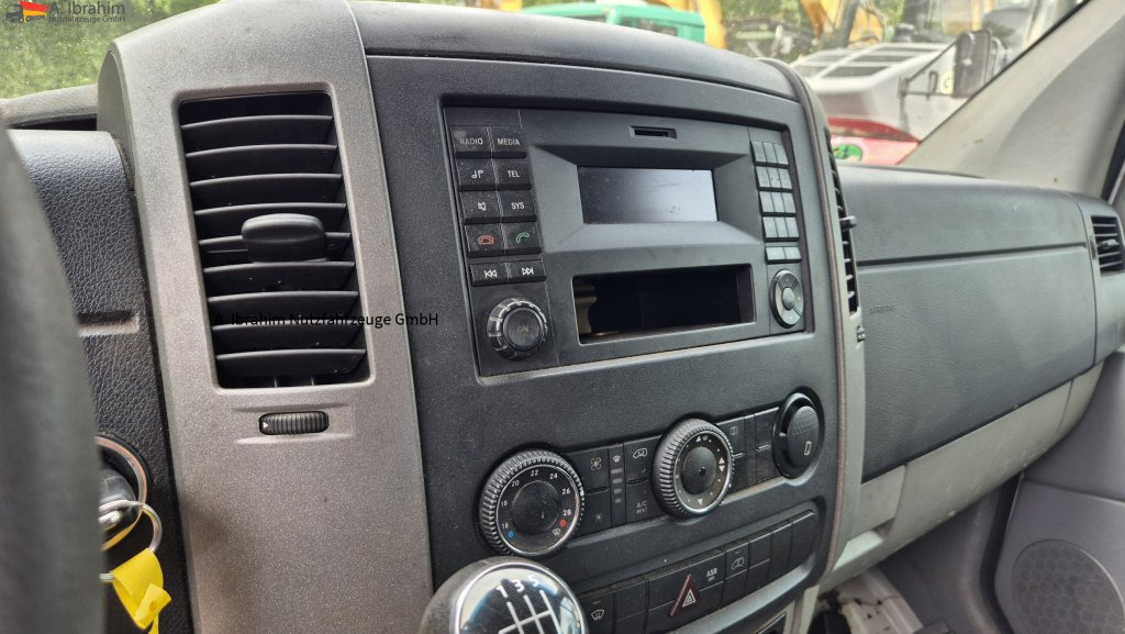 Curtain side van VW Crafter 2.0 L Diesel Pritsche 4.35 m: picture 14