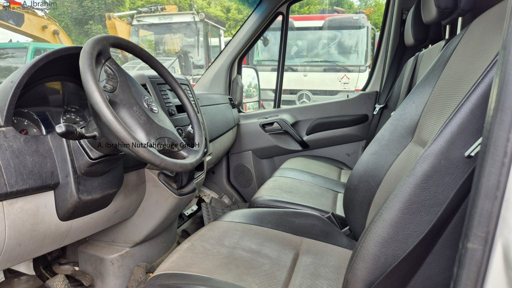 Interior photo 1: Curtain side van VW Crafter 2.0 L Diesel Pritsche 4.35 m