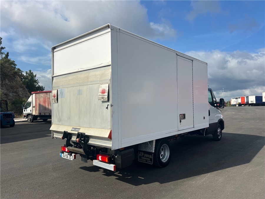 Iveco 35C16HA8 - Box van: picture 4 Iveco 35C16HA8 - Box van: picture 4