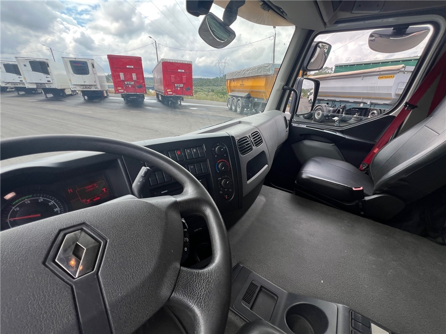 Box truck Renault D 19: picture 15 Box truck Renault D 19: picture 15