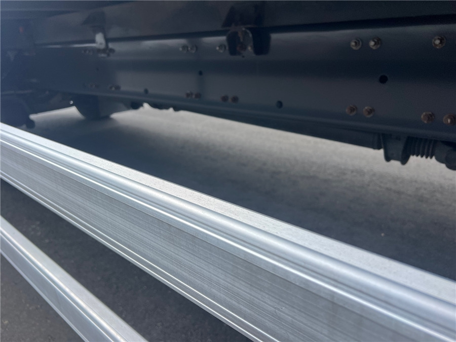 Box truck Renault D 19: picture 19 Box truck Renault D 19: picture 19