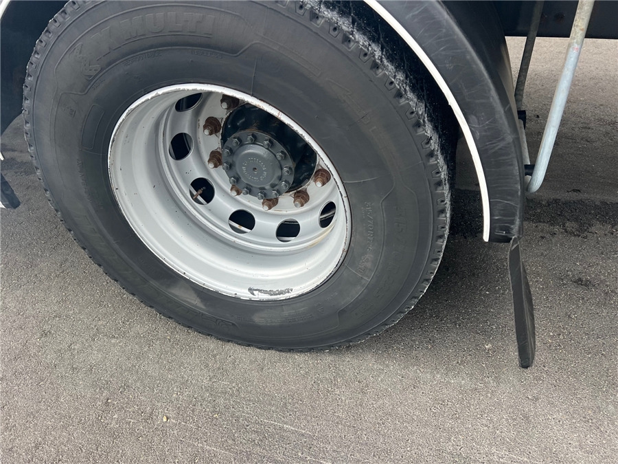 Box truck Renault D 19: picture 20 Box truck Renault D 19: picture 20